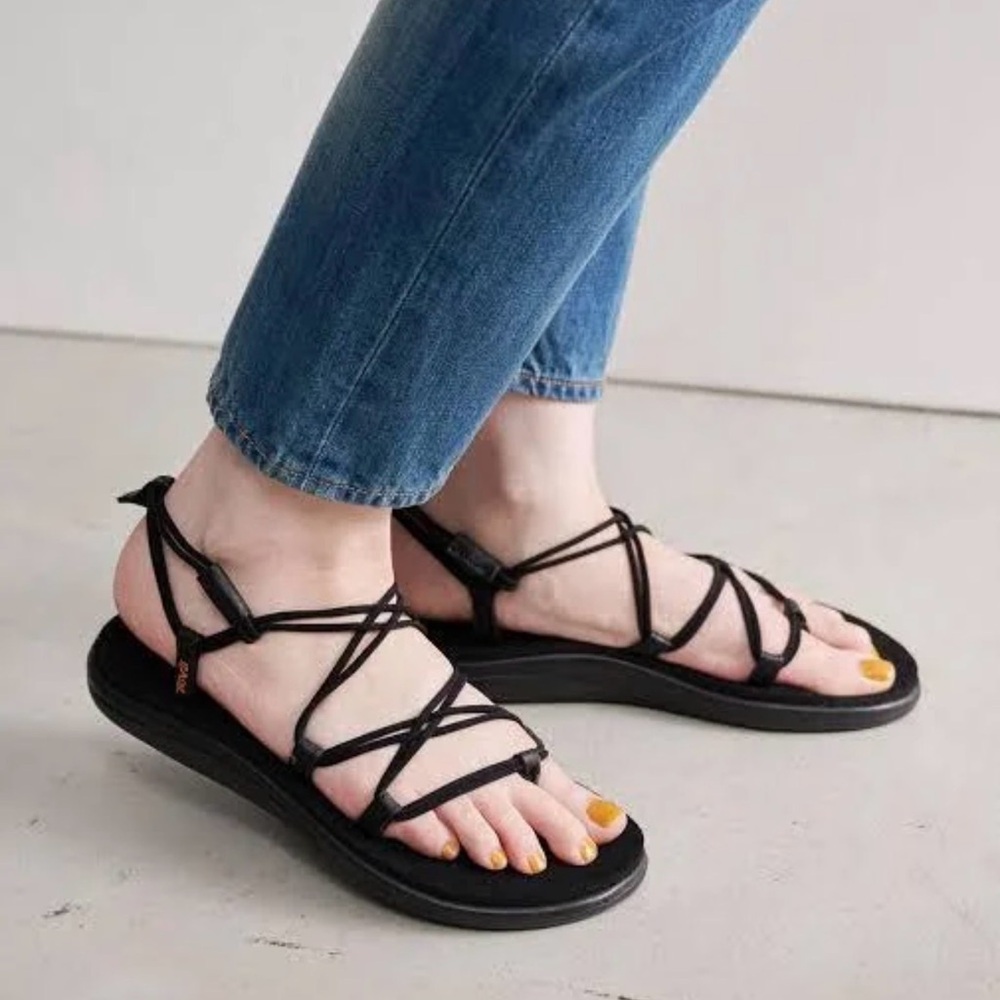 Teva Voya Infinity Black Strappy Sandals